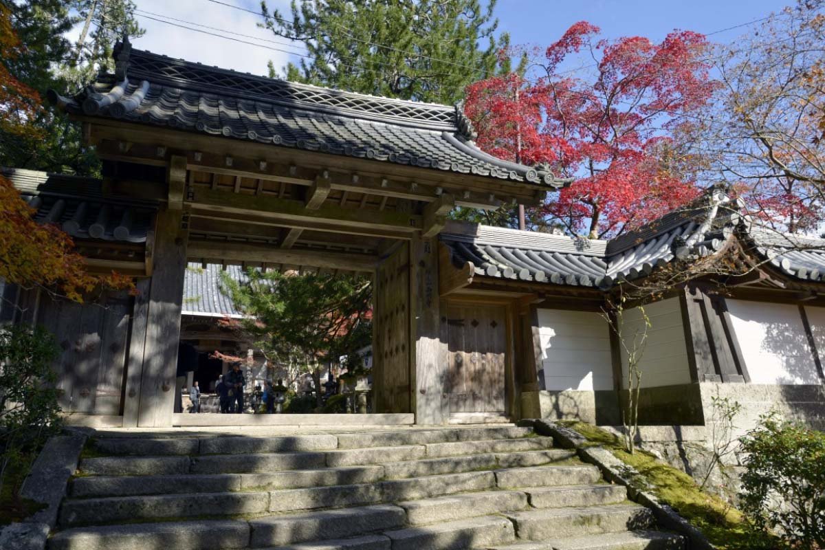 🏯 검게 물든 절(센코쿠지) 이미지 1